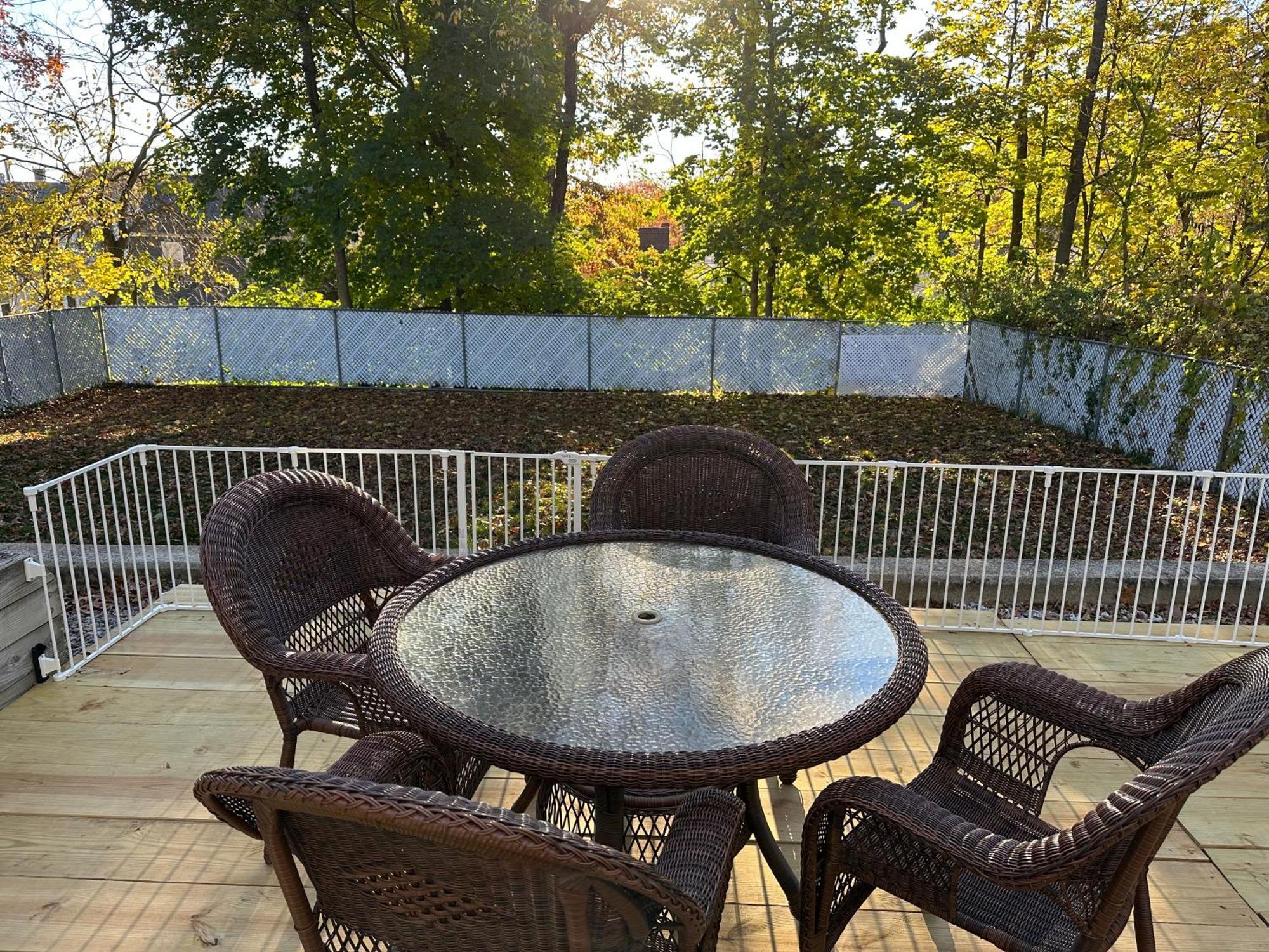Room In Single Family House - Suburban Neighborhood In בוסטון חדר תמונה